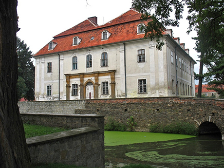Schloss Mertschütz (Mierczyce), ein barock umgestaltetes Renaissance-Wasserschloss, ist heute im Privatbesitz.