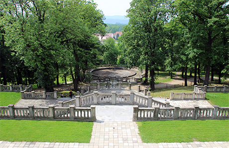 Południowo-zachodnie tarasy ogrodowe pałacu w Kamieńcu Ząbkowickim/Kamenz po pierwszych pracach renowacyjnych