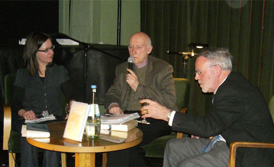 v. l. n. r.: Ariane Afsari vom Deutschen Kulturforum, Peter Lachmann und Bernhard Schemmel v. l. n. r.: Ariane Afsari vom Deutschen Kulturforum, Peter Lachmann und Bernhard Schemmel