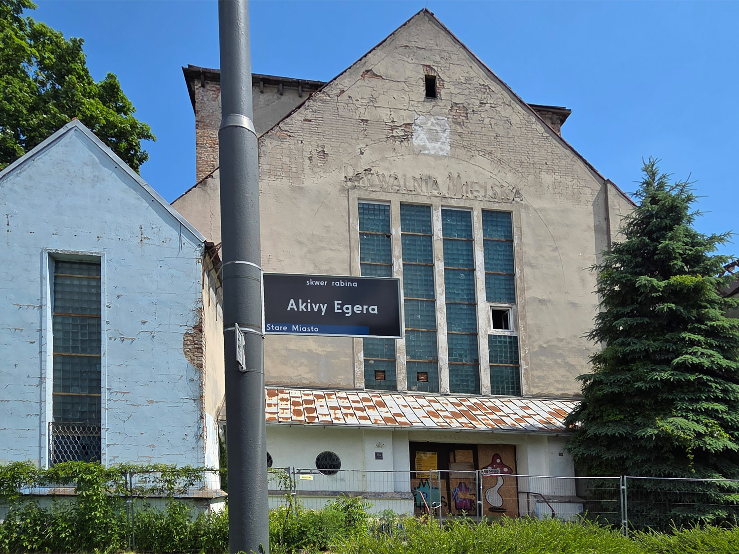 Synagoge von Posen mit der Aufschrift „Pływalnia miejska“ (Städtische Schwimmhalle). Foto: © DKF, Magdalena Gebala