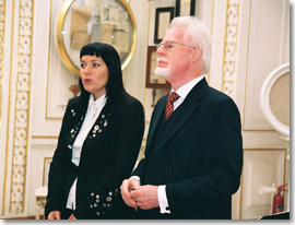 Maria Degtjarenko, Direktorin des Bayerischen Hauses und Winfried Smaczny, Vorstandsvorsitzender des Kulturforums, begrüßten das zahlreich erschienene Publikum.