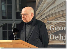 Jan Janca, Georg Dehio-Kulturpreisträger 2011 (Ehrenpreis), während seiner Dankesrede. Foto: © Deutsches Kulturforum östliches Europa, Mathias Marx