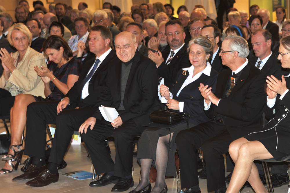 Jan Janca (Mitte) im Publikum während der Laudatio von Prof. em. Dr. Hubert Unverricht | Foto © Deutsches Kulturforum östliches Europa, Mathias Marx 500x374