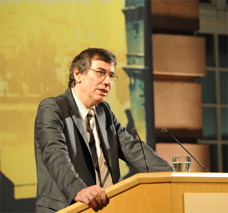 Dr. Günter Winands, Staatssekretär a.D., Ministerialdirektor bei der Beauftragten der Bundesregierung für Kultur und Medien, begrüßte das Publikum und überreichte die Preise. Foto: © Deutsches Kulturforum östliches Europa, 2014 • Anke Illing, Berlin