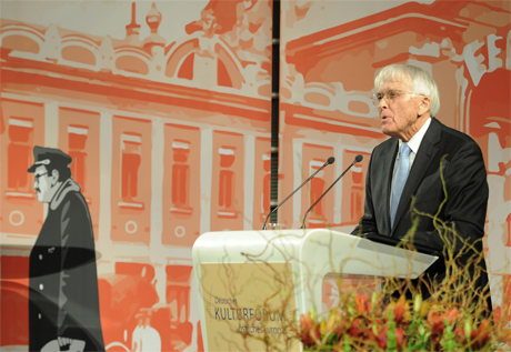  Der Schriftsteller und Übersetzer Reiner Kunze hielt die Laudatio auf Petro Rychlo und – auf besonderen Wunsch des Preisträgers – auf die Schwierigkeiten des Übersetzens. »Europa schuldet dem heutigen Preisträger großen Dank«, sagte er.