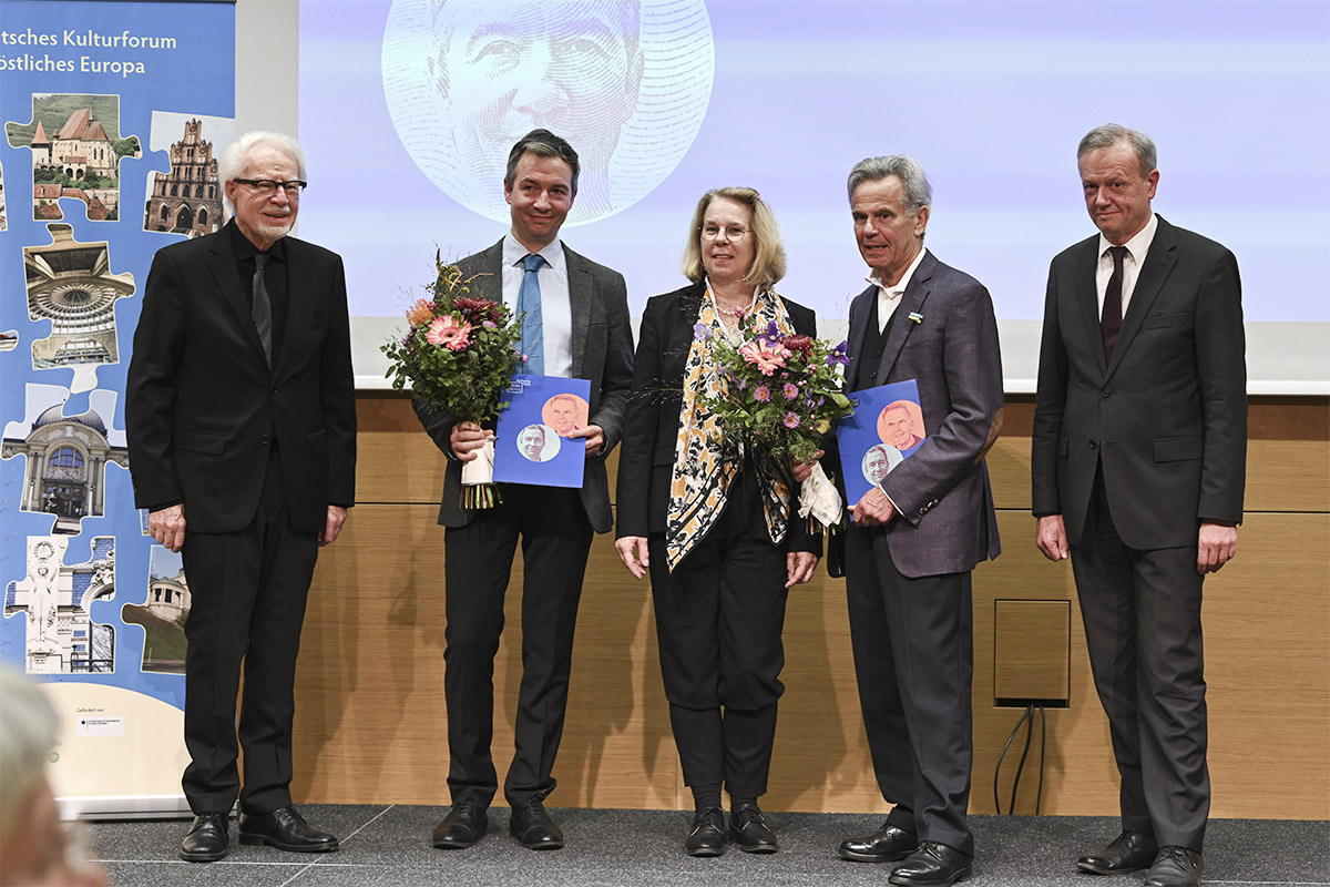  Georg Dehio-Buchpreisträger 2022: Michel Zeller (links) und Vasco Kretschmann (rechts). Foto: © Deutsches Kulturforum östliches Europa, 2022 • Anke Illing