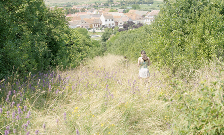 Standbild aus: Dor! Dor? Das Land, in dem ich geboren bin. Heimatfremde. Foto: © Ella Haas und Leon Zidek