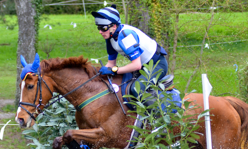 Julian Gottschall und seine Trakehnerstute Athene KR bei einem Turnierritt. Foto: © Annette Dölger