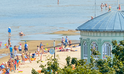 530 Kilometer lang ist die Küste Lettlands, dennoch ist Riga-Strand der beliebteste Badeab-schnitt.  © Tourismusbehörde Jūrmala