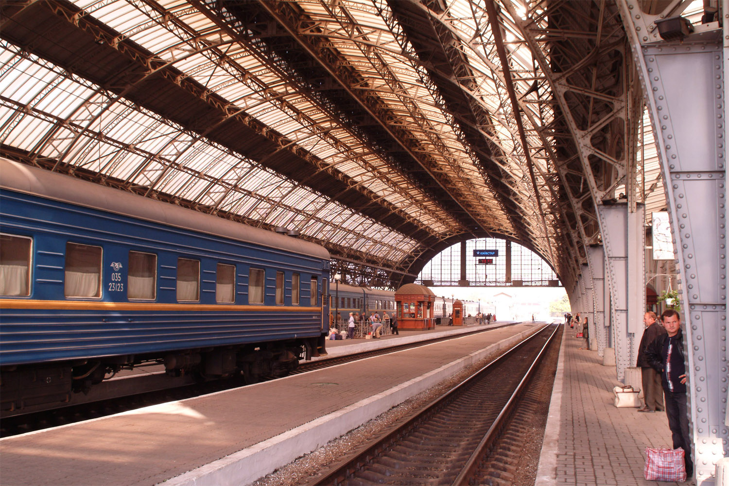 Die Bahnhofshalle in Lemberg/Lwiw/Lwów 2005. Foto: © Deutsches Kulturforum, A. Werner