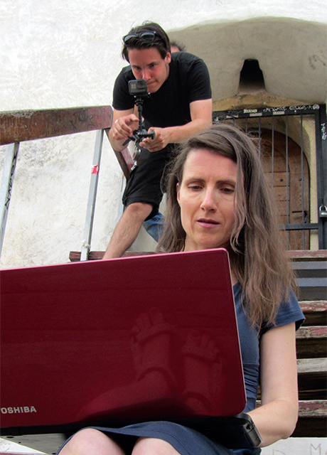 Paula Schneider und im Hintergrund Maximilian Bosch