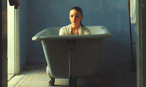 Ausschnitt aus dem Plakat für »Nebelkind« von Tereza Kotyk. Wir zeigen den Film im April 2026 in München und in Berlin