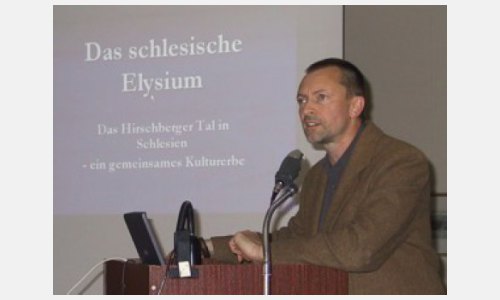 Arne Franke während seines Vortrags im Haus Schlesien