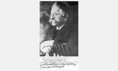 Der Arzt und Sexualwissenschaftler Magnus Hirschfeld wurde 1868 in Kolberg (heute Kołobrzeg) geboren. Er starb 1935 im französischen Exil in Nizza. unten: Immatrikulationseintrag Magnus Hirschfelds an der Breslauer Universität 1887 Foto und Faksimile:
