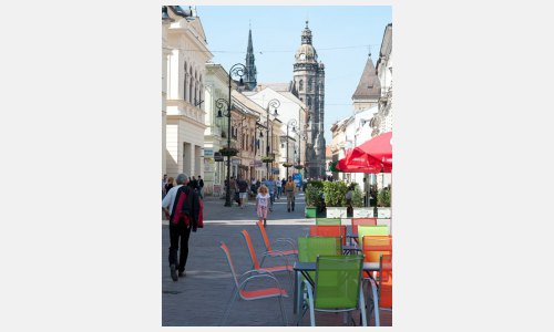 Kaschau/Košice: Die Mühlgasse/Mlynská mit Blick auf den Elisabeth-Dom